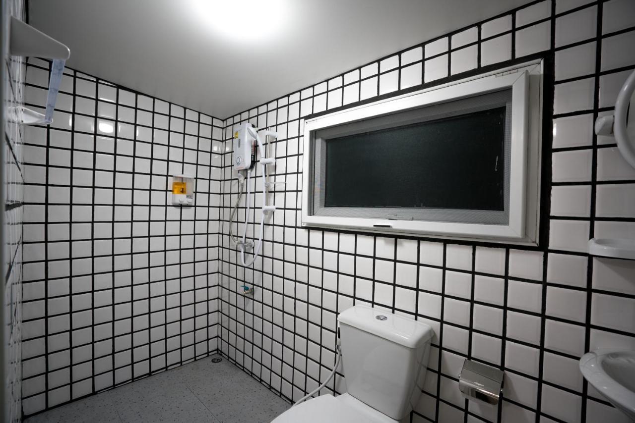 Dhub Hostel Donmueng Bangkok Exteriör bild